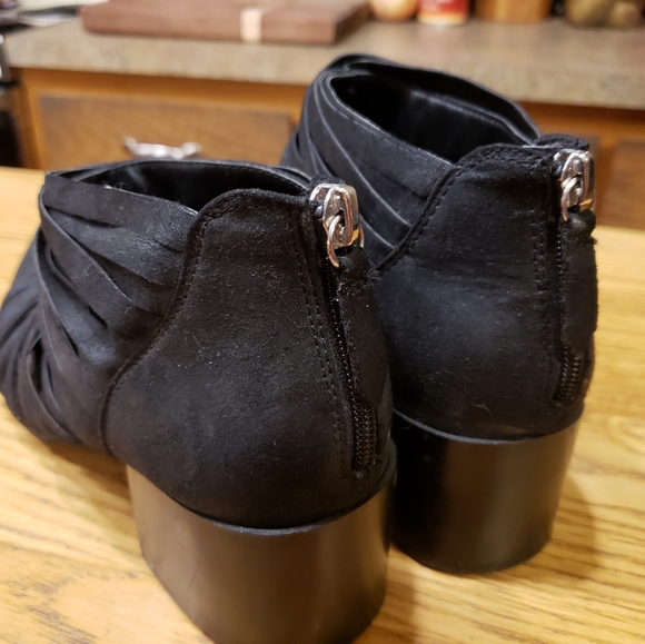 8.5 fergalicious 2 inch strappy point toe booties - Picture 9 of 11